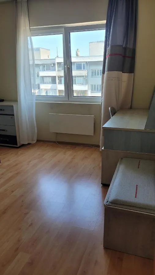 Апартамент Пирин Apartment Varna