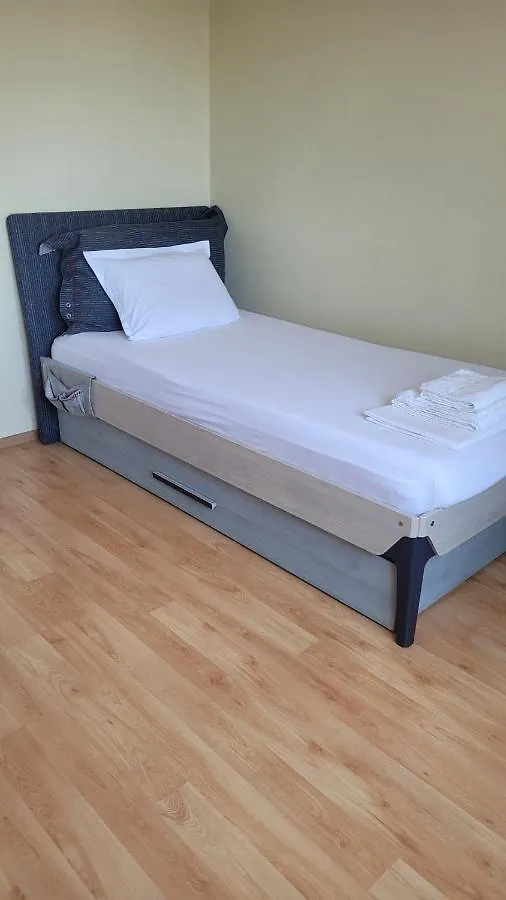 Апартамент Пирин Apartment Varna